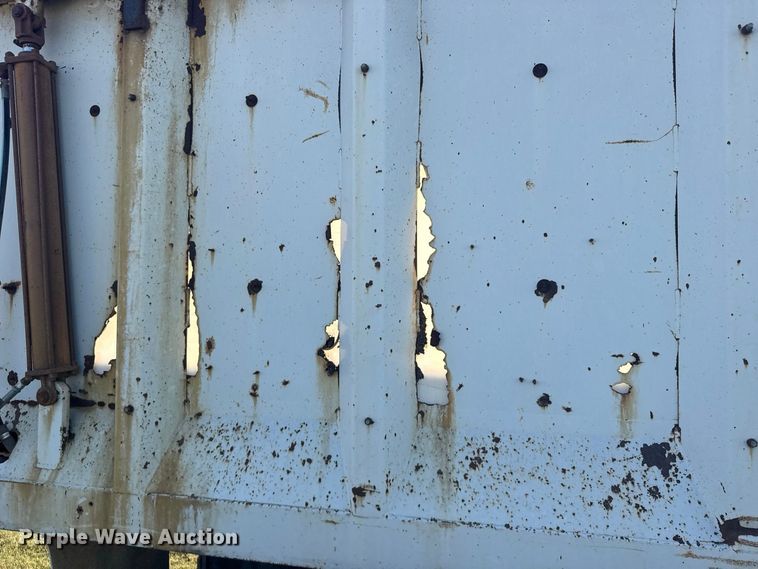 image for item DY3261 1995 Ford LTS9000 grain truck