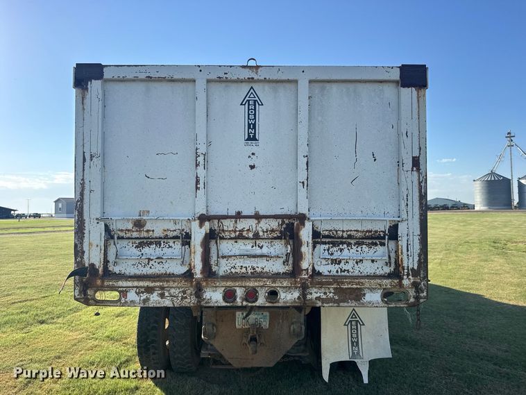 image for item DY3261 1995 Ford LTS9000 grain truck