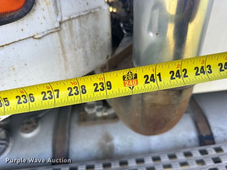 image for item DY3261 1995 Ford LTS9000 grain truck