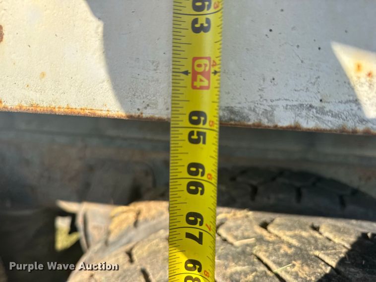 image for item DY3261 1995 Ford LTS9000 grain truck