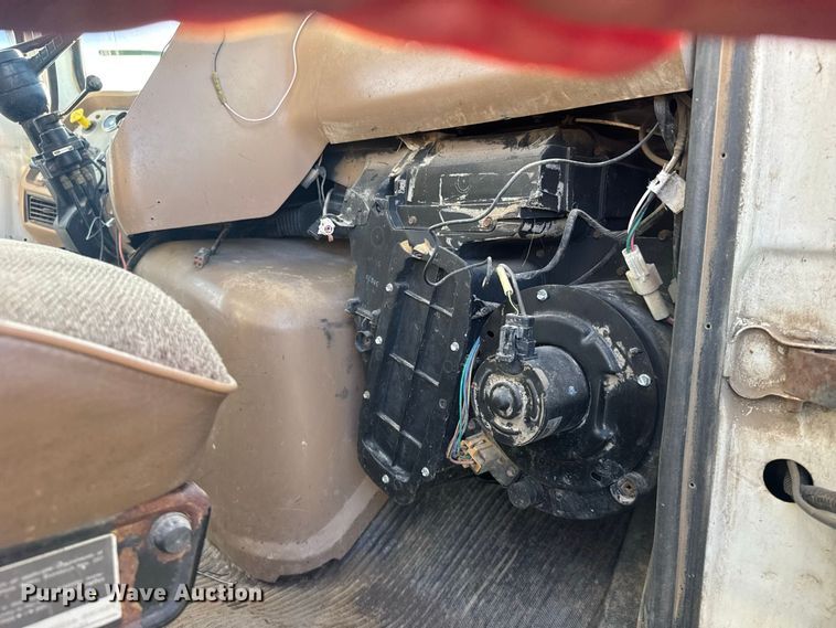 image for item DY3261 1995 Ford LTS9000 grain truck