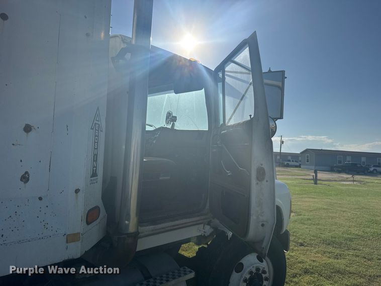 image for item DY3261 1995 Ford LTS9000 grain truck