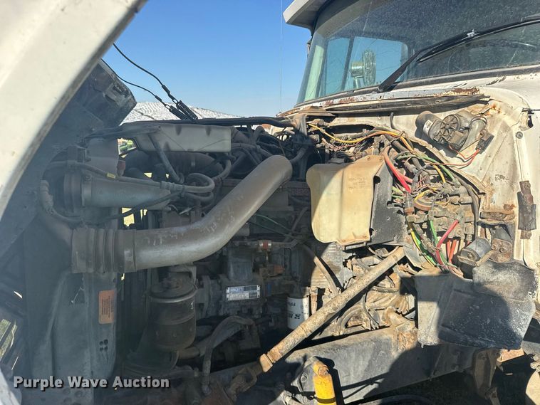 image for item DY3261 1995 Ford LTS9000 grain truck