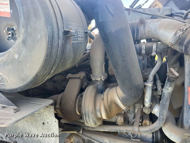 image for item DY3261 1995 Ford LTS9000 grain truck