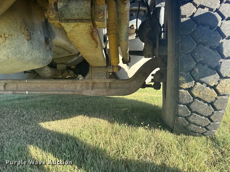 image for item DY3261 1995 Ford LTS9000 grain truck