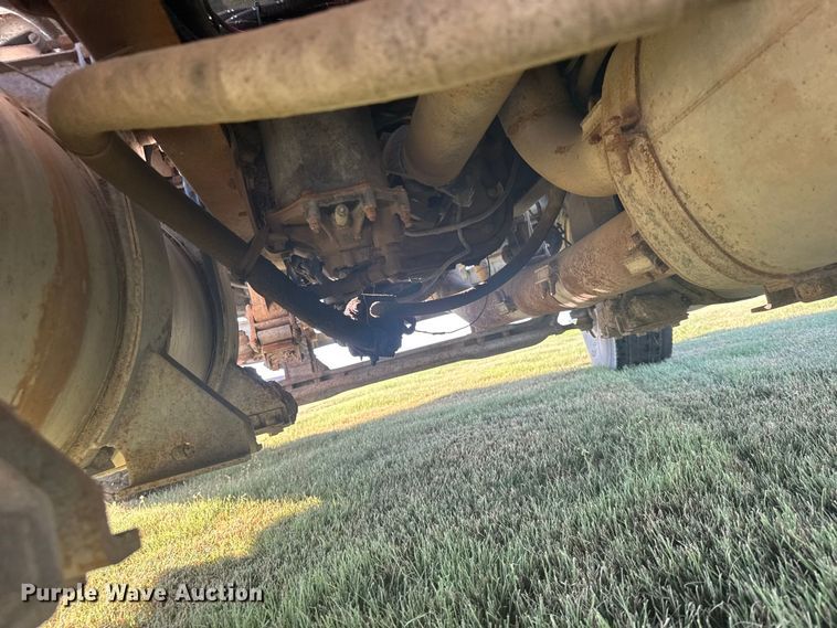 image for item DY3261 1995 Ford LTS9000 grain truck