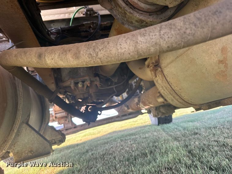 image for item DY3261 1995 Ford LTS9000 grain truck