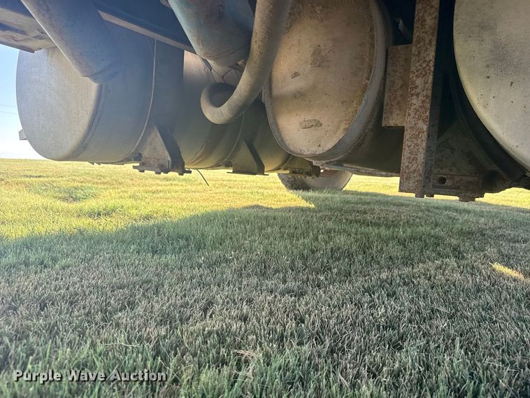 image for item DY3261 1995 Ford LTS9000 grain truck