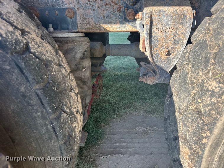 image for item DY3261 1995 Ford LTS9000 grain truck