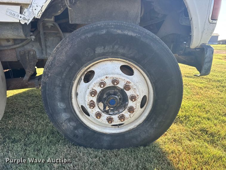 image for item DY3261 1995 Ford LTS9000 grain truck