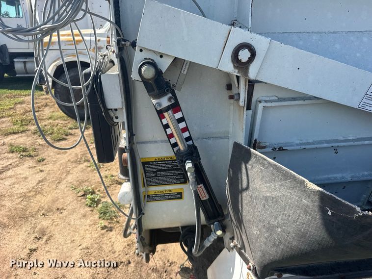 image for item DY3263 Roto-Mix 620-16 feed mixer bed