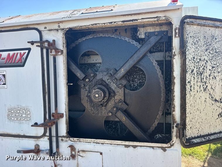 image for item DY3263 Roto-Mix 620-16 feed mixer bed