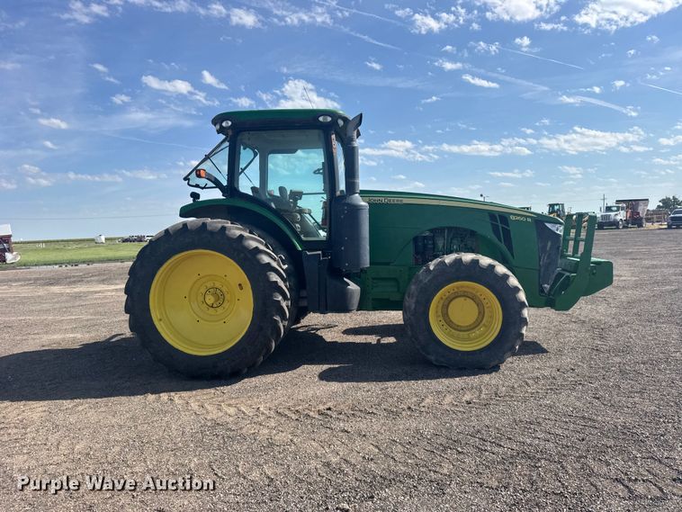 image for item DY3266 2013 John Deere 8260R MFWD tractor