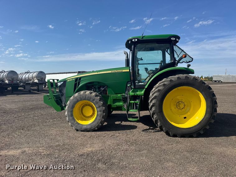 image for item DY3266 2013 John Deere 8260R MFWD tractor