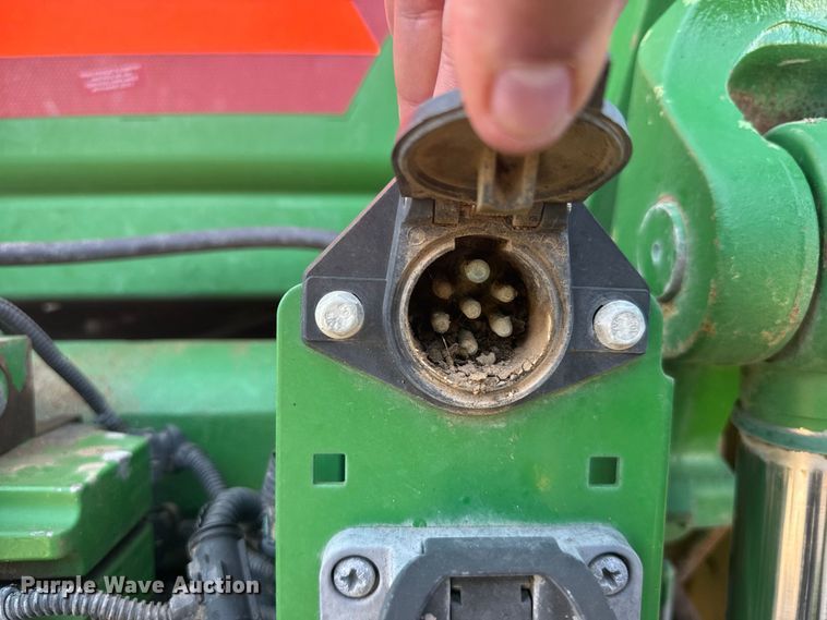 image for item DY3266 2013 John Deere 8260R MFWD tractor