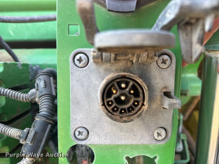 image for item DY3266 2013 John Deere 8260R MFWD tractor