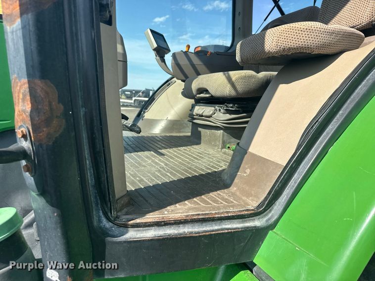 image for item DY3266 2013 John Deere 8260R MFWD tractor
