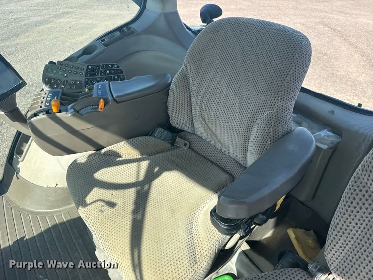 image for item DY3266 2013 John Deere 8260R MFWD tractor