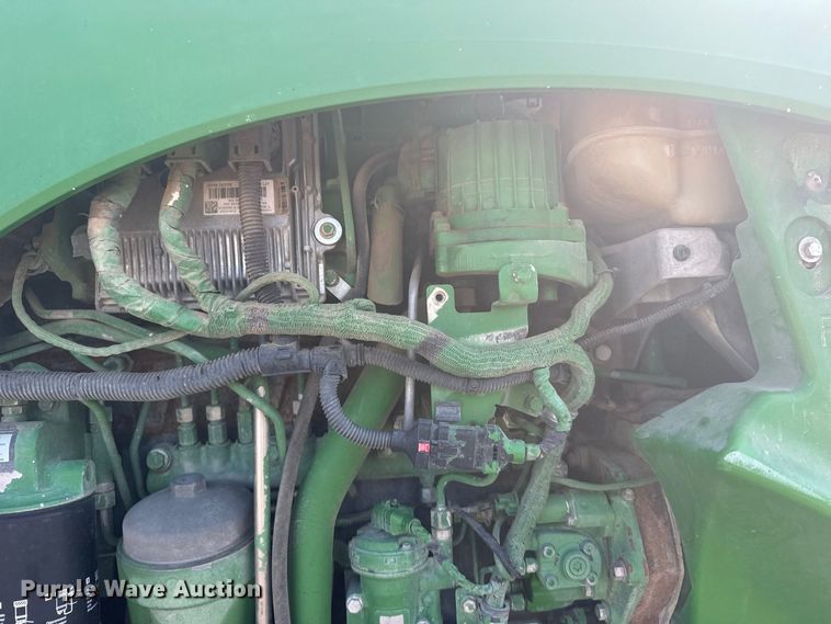 image for item DY3266 2013 John Deere 8260R MFWD tractor