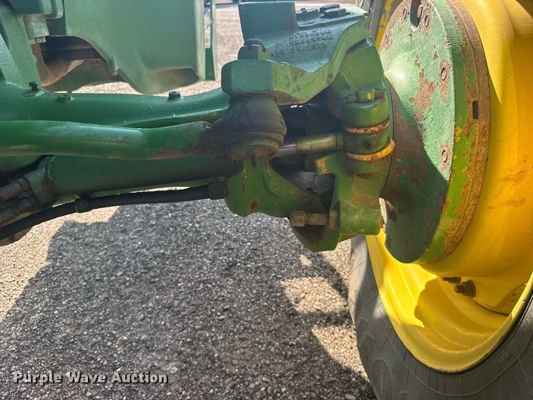 image for item DY3266 2013 John Deere 8260R MFWD tractor