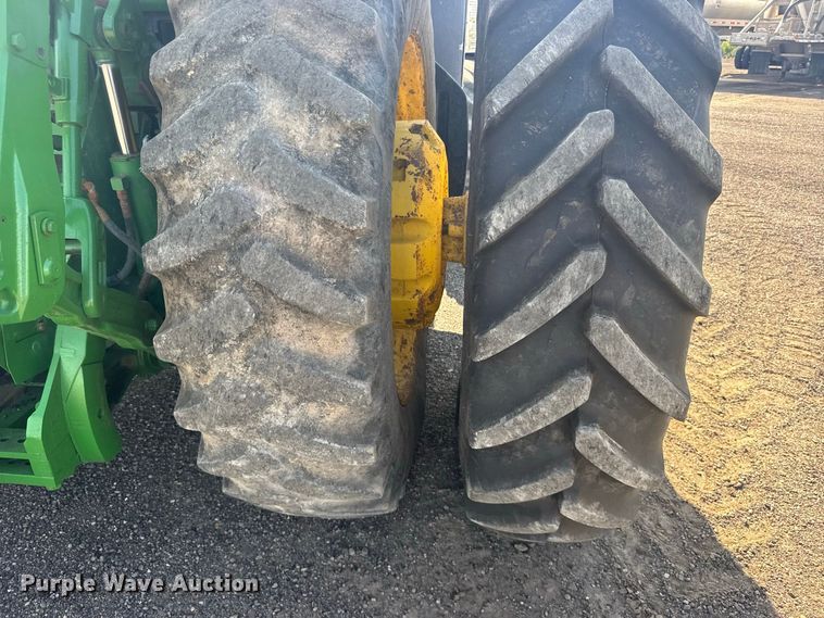 image for item DY3266 2013 John Deere 8260R MFWD tractor