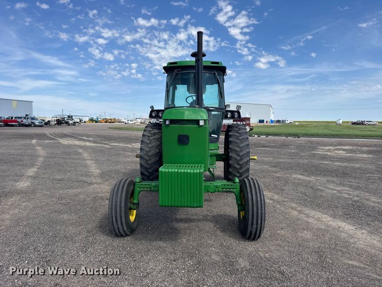 image for item DY3274 1988 John Deere 4450 tractor