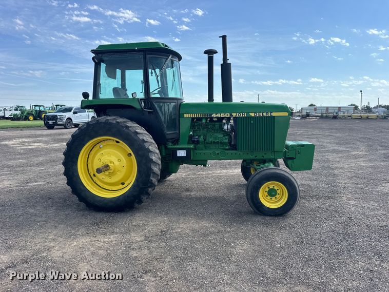 image for item DY3274 1988 John Deere 4450 tractor