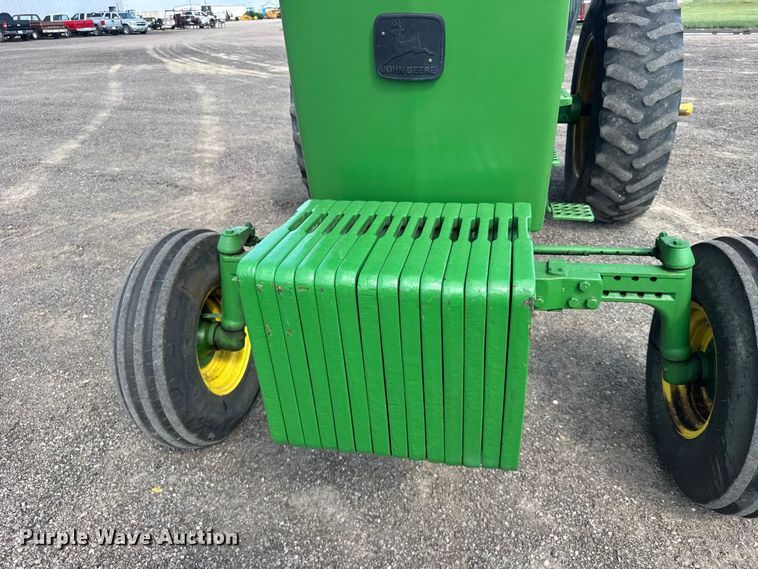 image for item DY3274 1988 John Deere 4450 tractor
