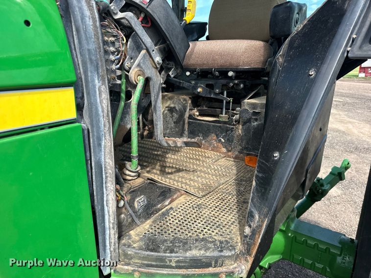 image for item DY3274 1988 John Deere 4450 tractor