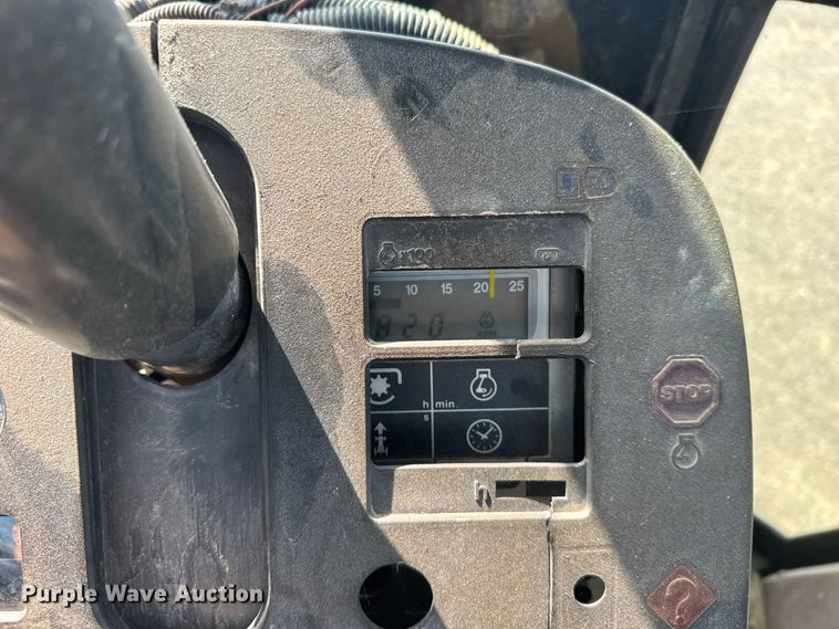 image for item DY3274 1988 John Deere 4450 tractor