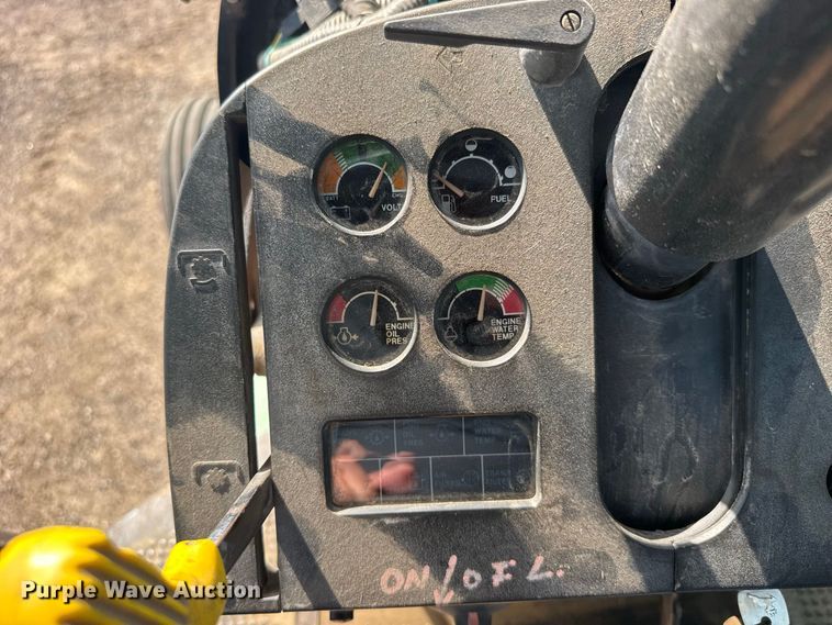 image for item DY3274 1988 John Deere 4450 tractor