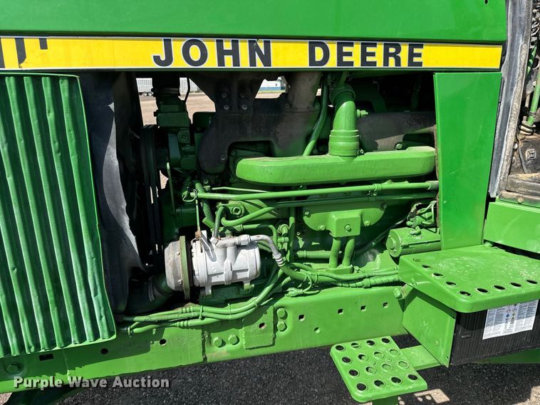 image for item DY3274 1988 John Deere 4450 tractor