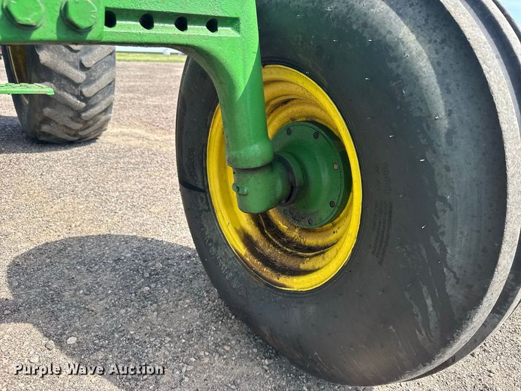 image for item DY3274 1988 John Deere 4450 tractor
