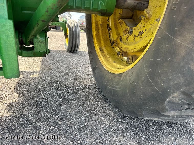 image for item DY3274 1988 John Deere 4450 tractor