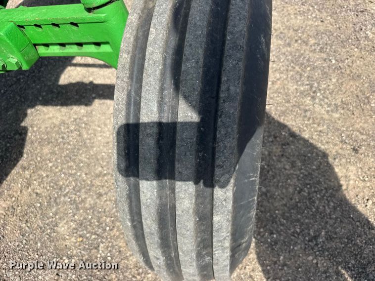 image for item DY3274 1988 John Deere 4450 tractor