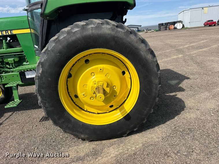 image for item DY3274 1988 John Deere 4450 tractor
