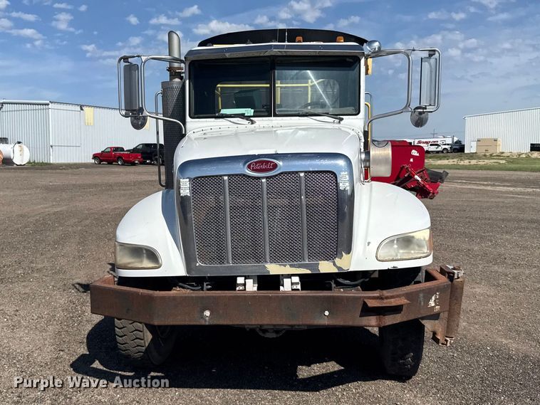 image for item DY3279 2007 Peterbilt 335 feed mixer truck