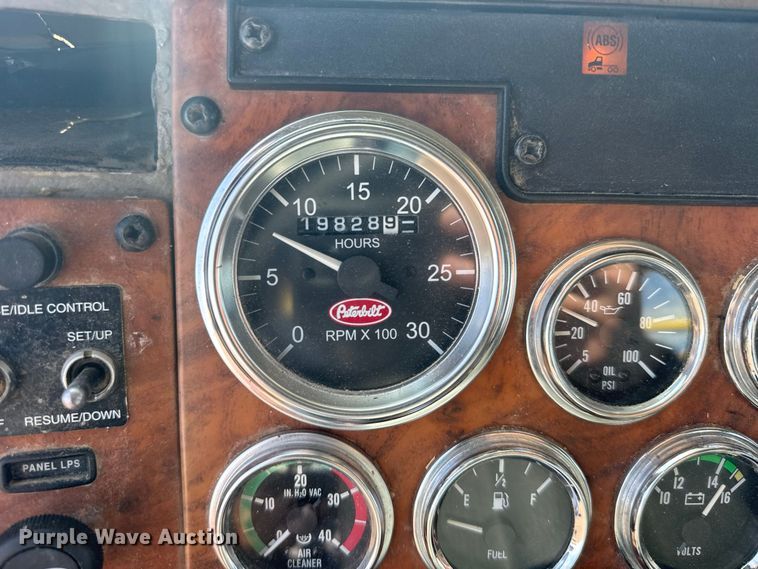 image for item DY3279 2007 Peterbilt 335 feed mixer truck