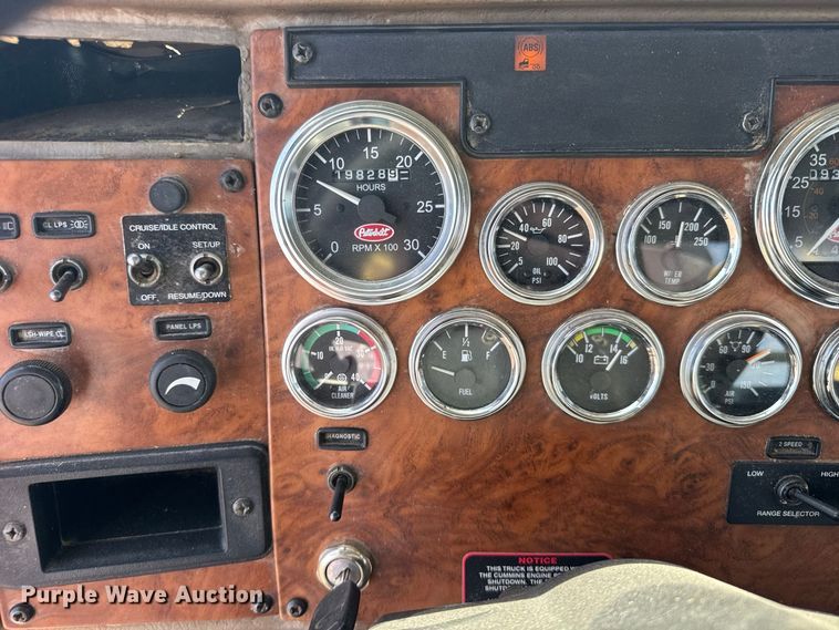 image for item DY3279 2007 Peterbilt 335 feed mixer truck