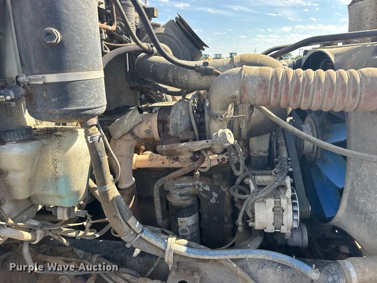 image for item DY3279 2007 Peterbilt 335 feed mixer truck