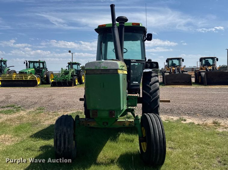 image for item DY3283 1983 John Deere 4450 tractor