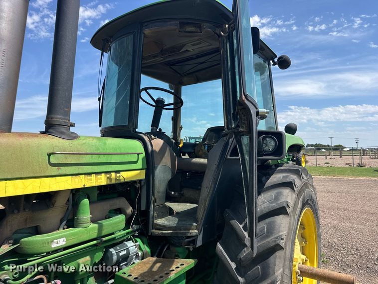image for item DY3283 1983 John Deere 4450 tractor