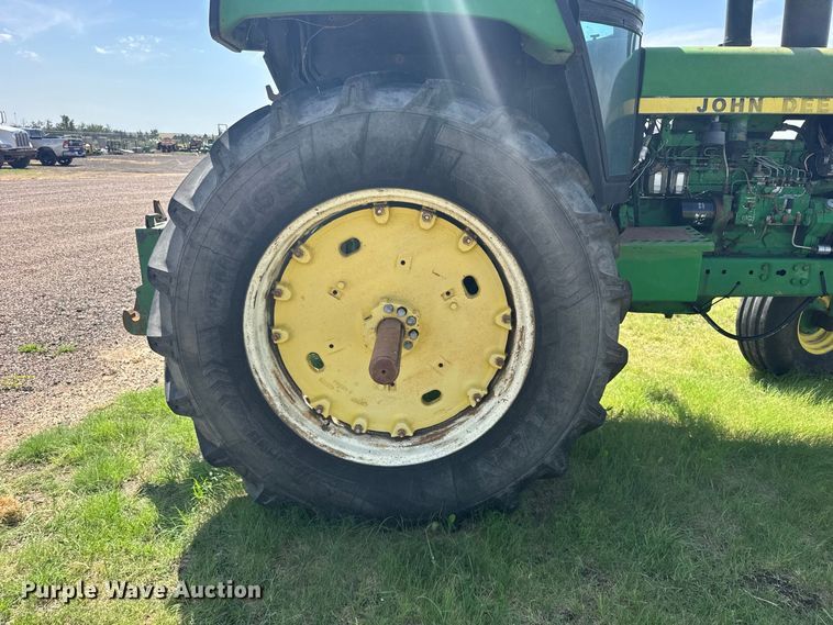 image for item DY3283 1983 John Deere 4450 tractor