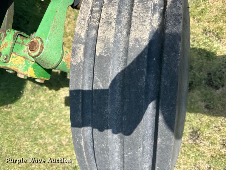 image for item DY3283 1983 John Deere 4450 tractor