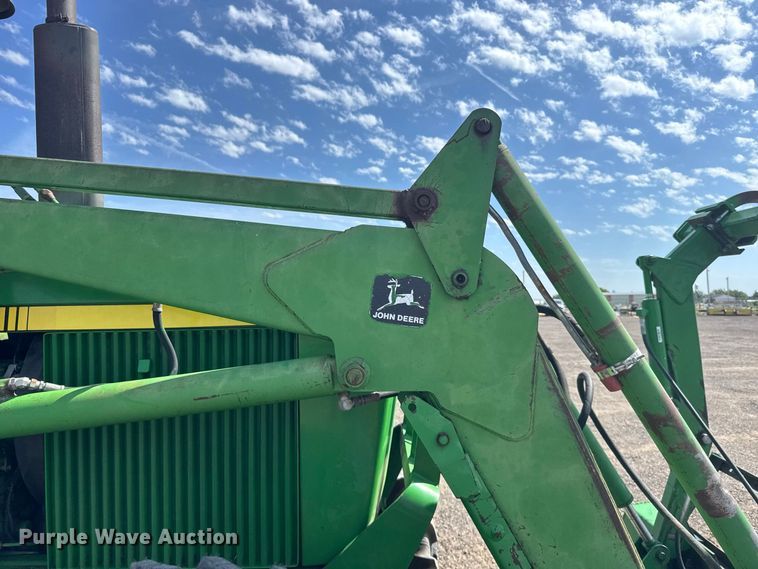 image for item DY3289 1992 John Deere 4055 MFWD tractor