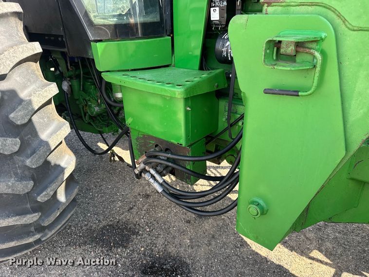 image for item DY3289 1992 John Deere 4055 MFWD tractor