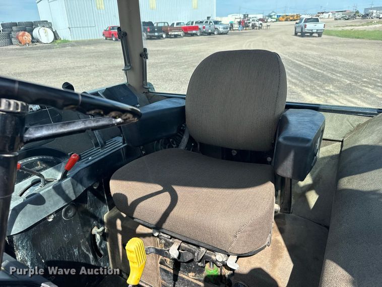 image for item DY3289 1992 John Deere 4055 MFWD tractor