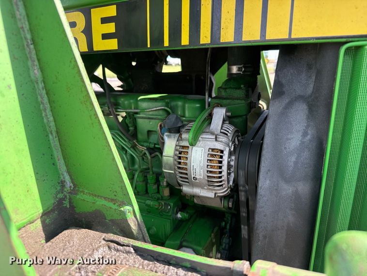 image for item DY3289 1992 John Deere 4055 MFWD tractor