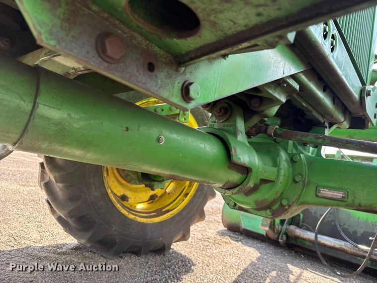 image for item DY3289 1992 John Deere 4055 MFWD tractor