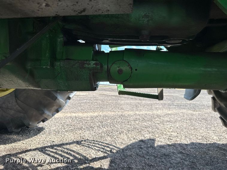 image for item DY3289 1992 John Deere 4055 MFWD tractor